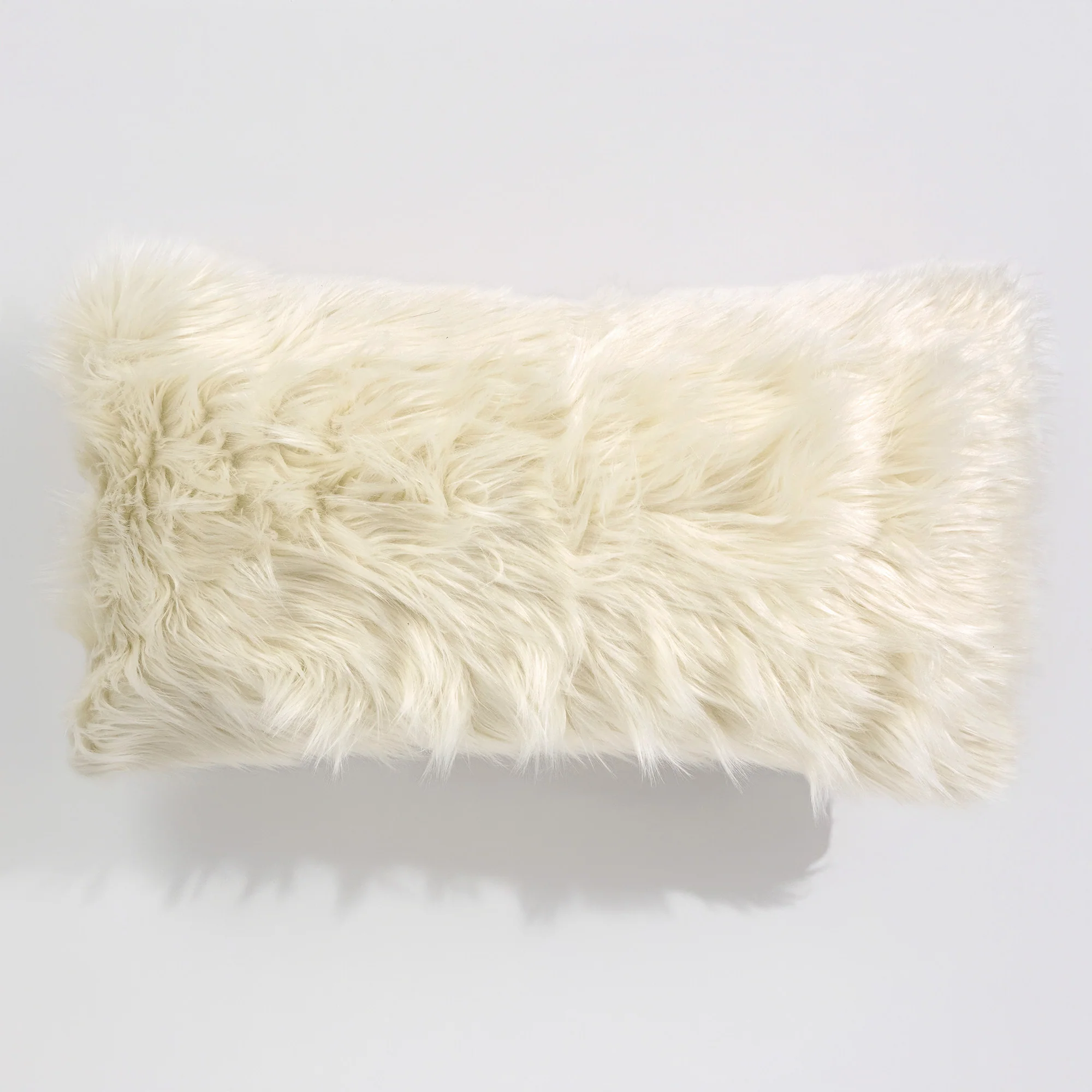 Jätte Kuddfodral 40 x 70cm - Mongoliskt Fuskpäls Gräddvit